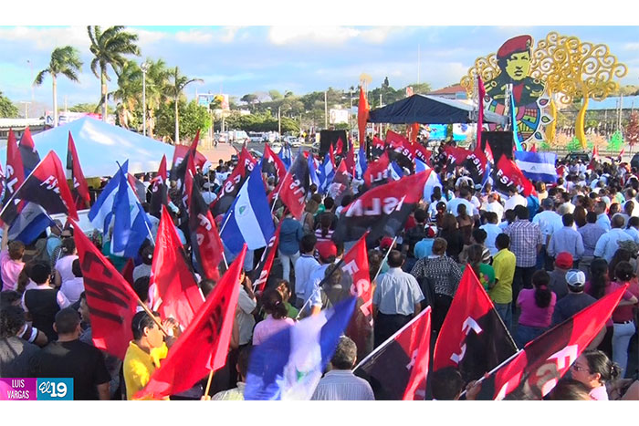 Pueblo sale a las calles a respaldar la Revolución Bolivariana