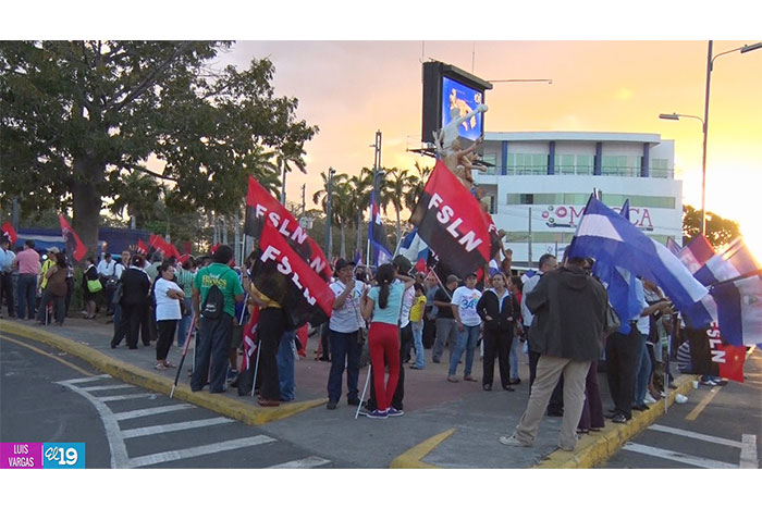 Pueblo sale a las calles a respaldar la Revolución Bolivariana