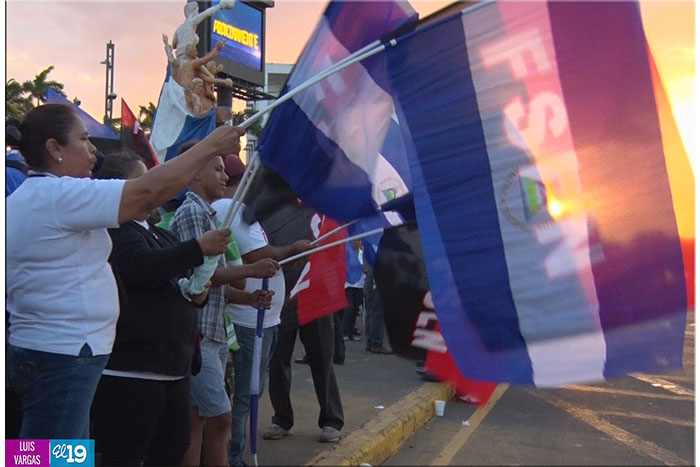 Pueblo sale a las calles a respaldar la Revolución Bolivariana