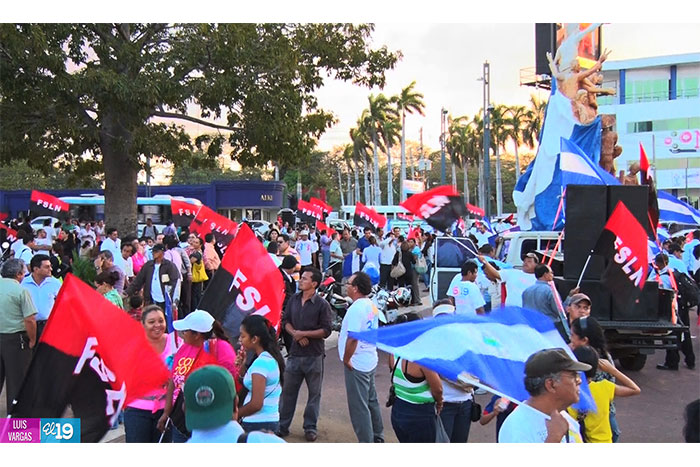 Pueblo sale a las calles a respaldar la Revolución Bolivariana