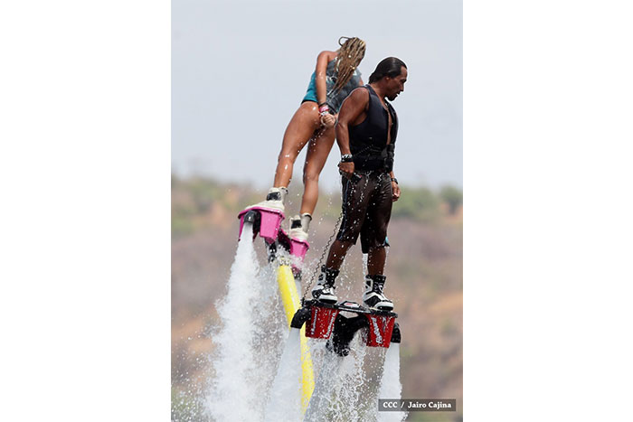 Intur promueve show de Flyboarding en centros turísticos del país