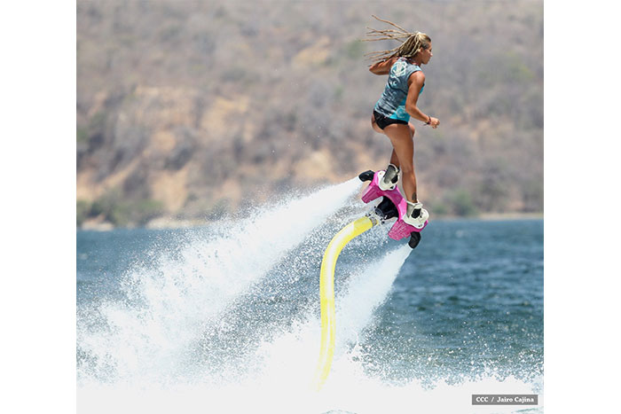 Intur promueve show de Flyboarding en centros turísticos del país