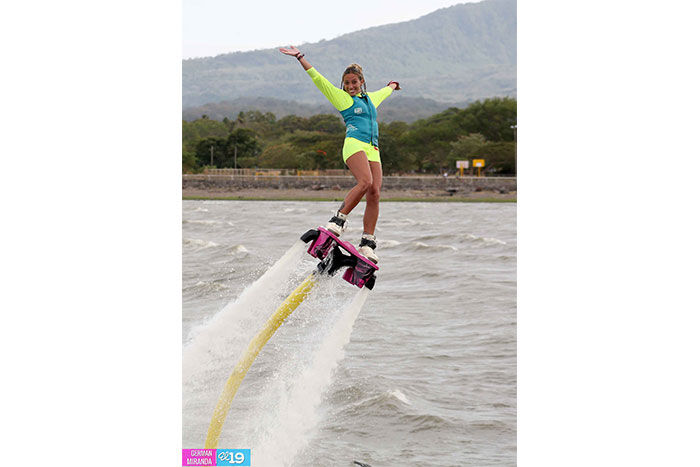 Flyboarding congregó a miles en La Boquita y Granada