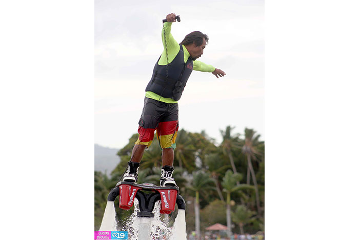 Flyboarding congregó a miles en La Boquita y Granada
