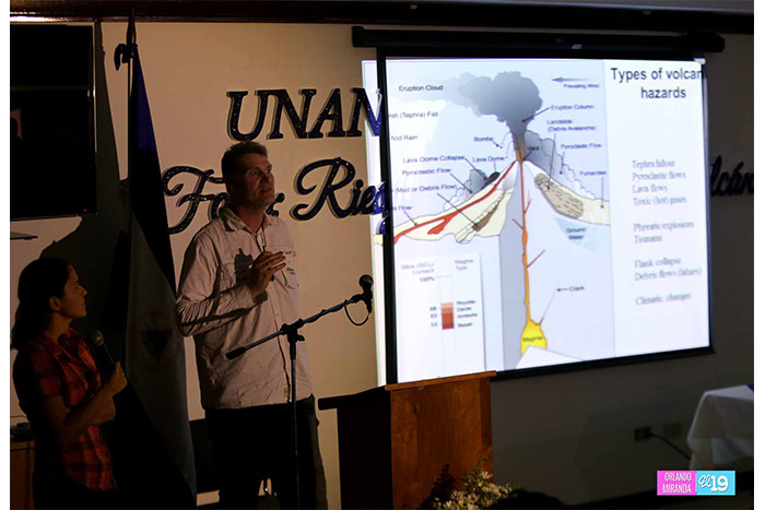Vulcanólogos alemanes escarban historia de las erupciones en Nicaragua