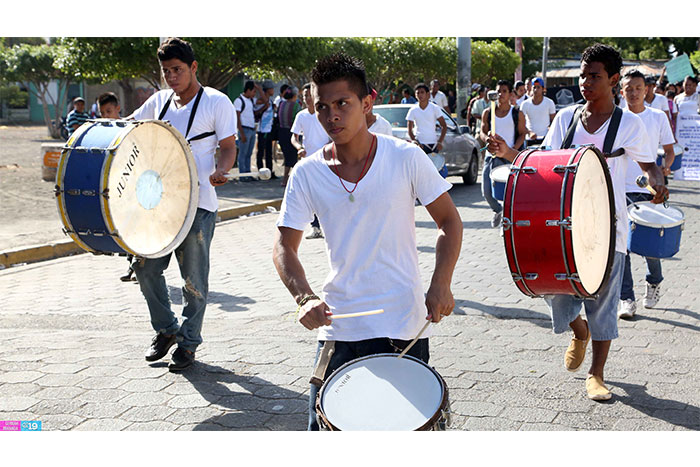 Estudiantes celebran 35 aniversario de la CNA