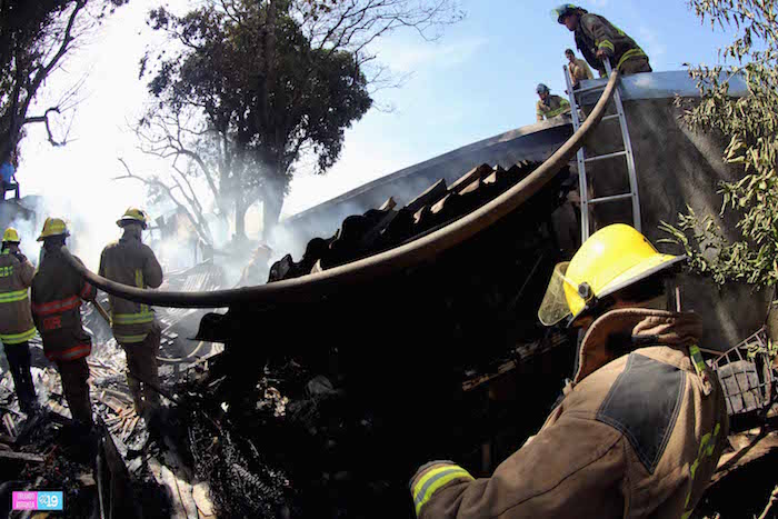 Incendio reduce a cenizas vivienda de la 14 de septiembre