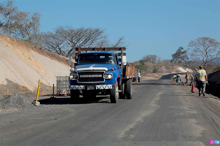 Rehabilitación de la carretera entre La Paz Centro y Malpaisillo avanza en un 95%