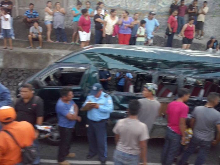 Varios lesionados en accidente de tránsito en carretera Sur