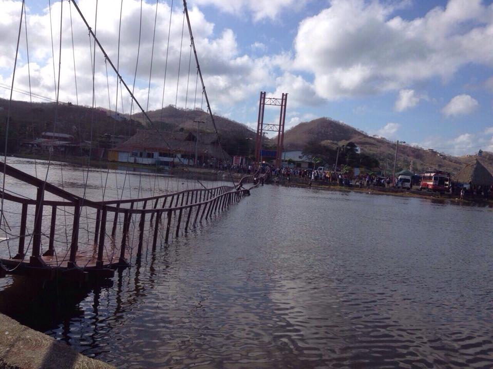Varias personas lesionadas tras colapsar puente colgante en San Juan del Sur