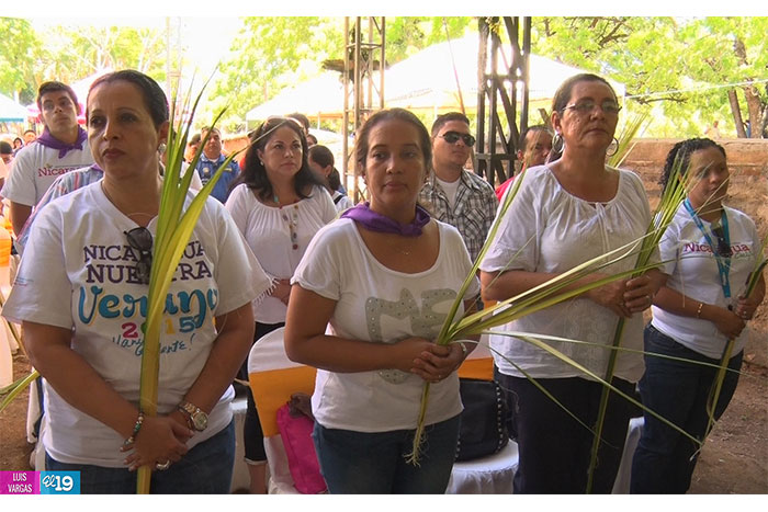 Católicos celebran misa de Domingo de Ramos en Ruinas de León Viejo