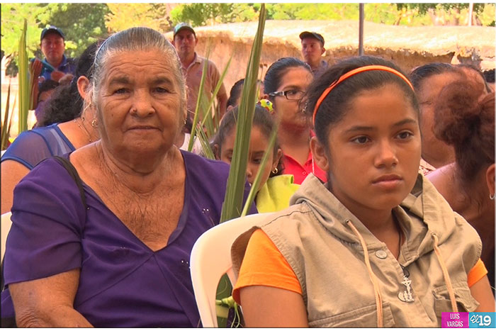 Católicos celebran misa de Domingo de Ramos en Ruinas de León Viejo