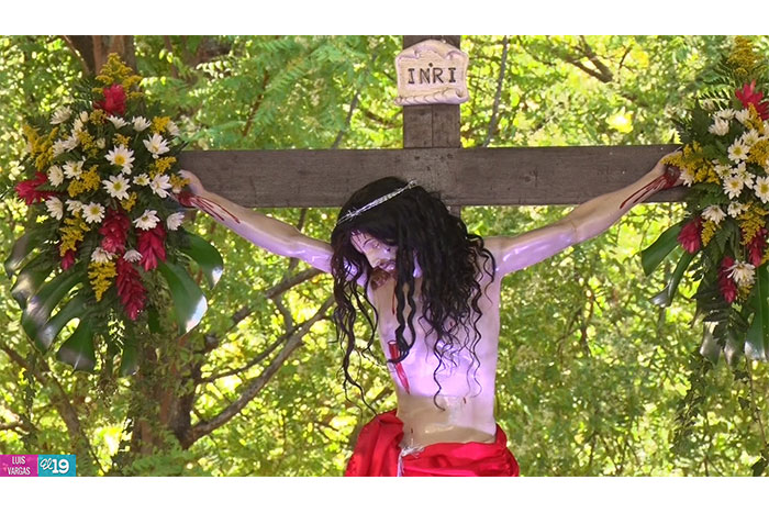 Católicos celebran misa de Domingo de Ramos en Ruinas de León Viejo