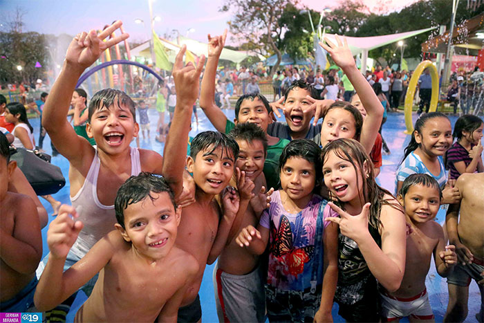 ¡Un rico chapuzón en el Parque Acuático de Managua!