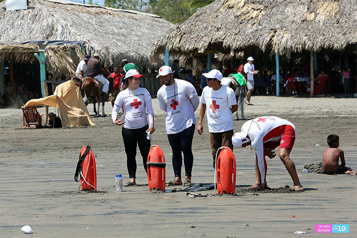 Pochomil y Masachapa reciben a miles de veraneantes