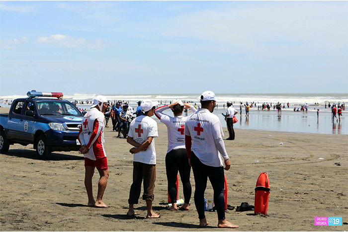 Pochomil y Masachapa reciben a miles de veraneantes