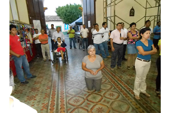 Leoneses inician Semana Santa con misas madrugadoras por San Benito de Palermo