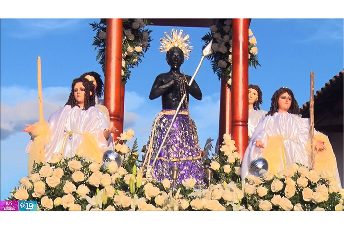 León celebra tradicional procesión en honor a San Benito de Palermo 