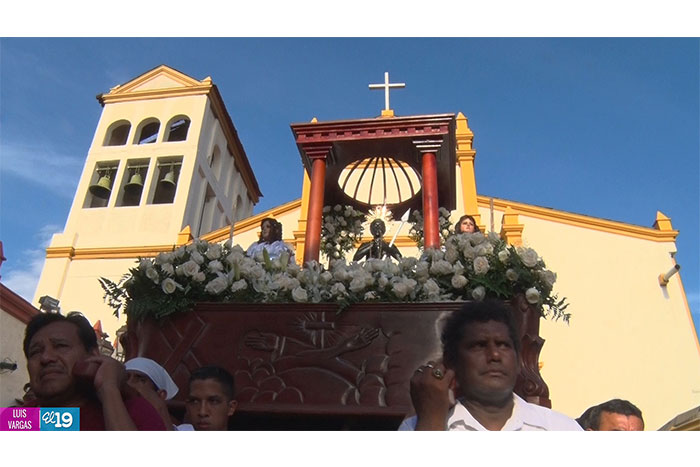 León celebra tradicional procesión en honor a San Benito de Palermo 