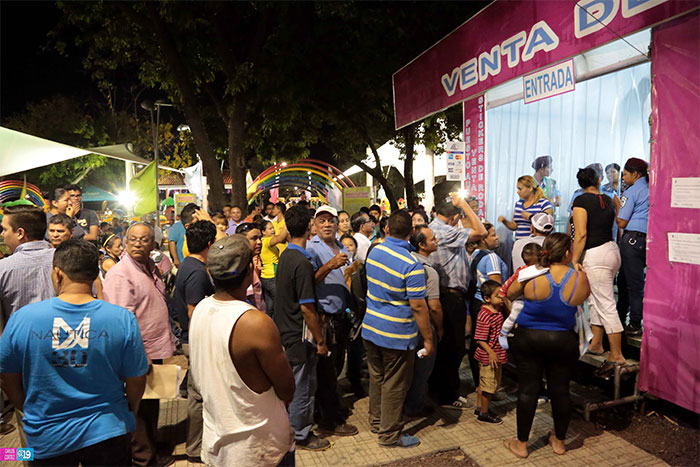 Destacan medida de extender venta de sticker de rodamiento