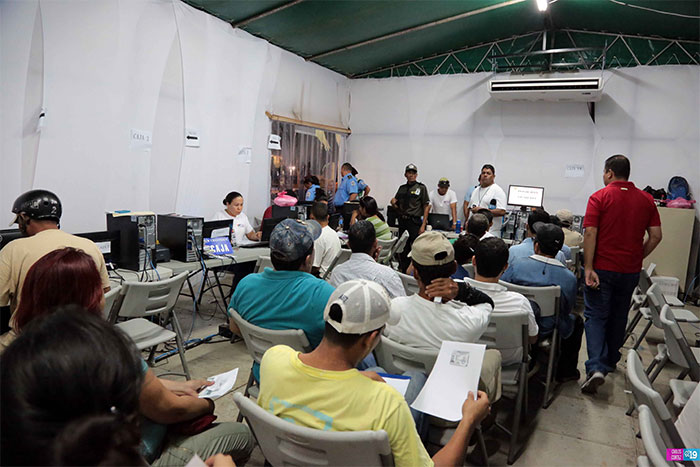 Destacan medida de extender venta de sticker de rodamiento