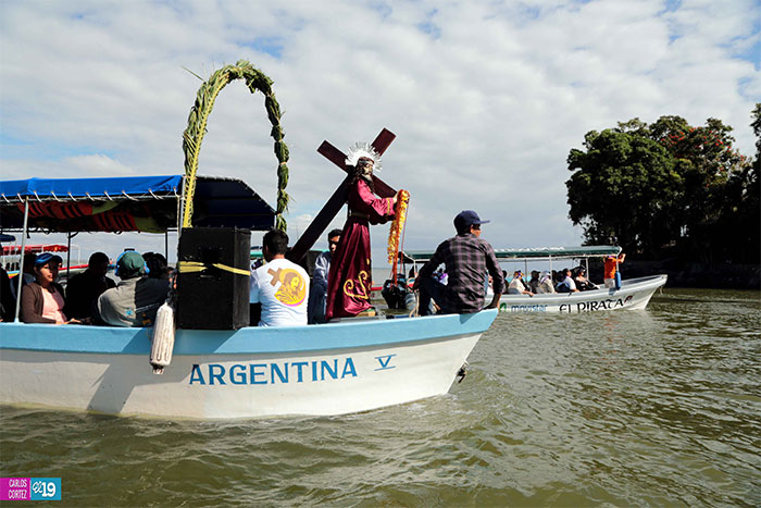 Granada vuelve a vivir Vía Crucis Acuático  