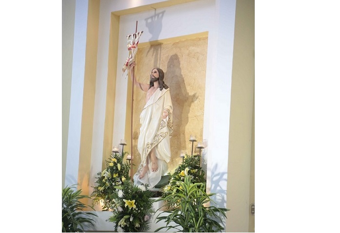 Familias católicas celebran resurrección de Jesucristo