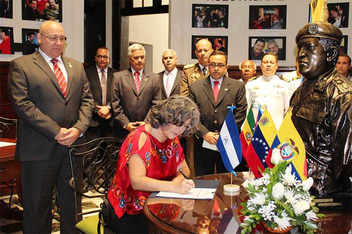 En Fotos: Embajadores ALBA en Perú rechazan decreto de Obama