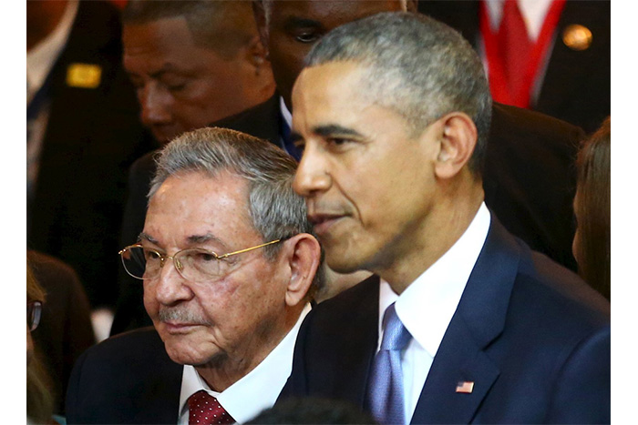 Raúl y Obama se saludan en inicio de VII Cumbre de las Américas (FOTOS y VIDEO)