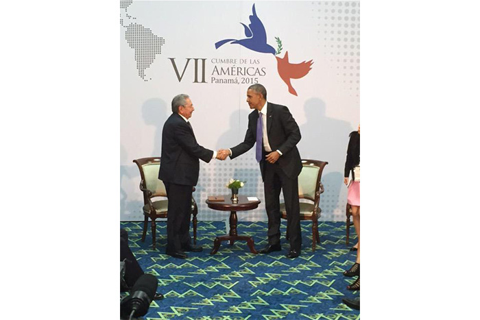 Presidentes de Cuba y EEUU se reúnen en Panamá (FOTOS, VIDEO)