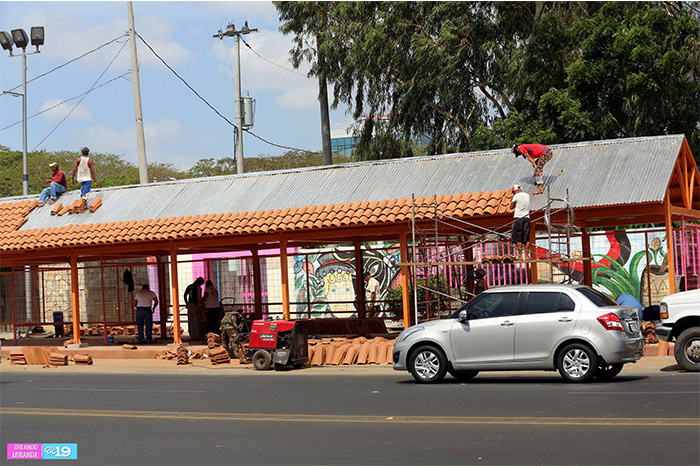 Avanza modernización de paradas de buses en Managua