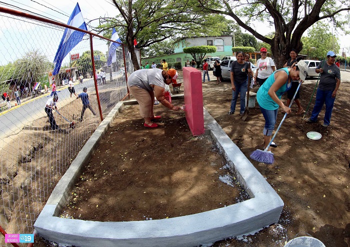 Villa Venezuela desarrolla jornadas de remozamiento de monumentos a Héroes y Mártires