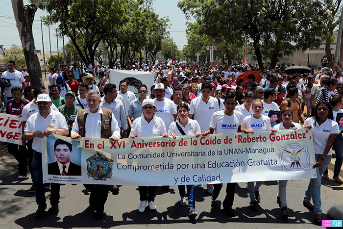 Comunidad universitaria conmemora gesta del 20 de abril