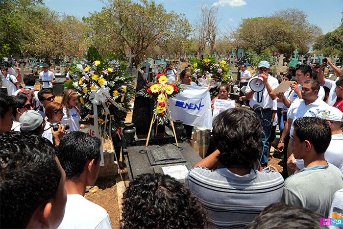 Comunidad universitaria conmemora gesta del 20 de abril