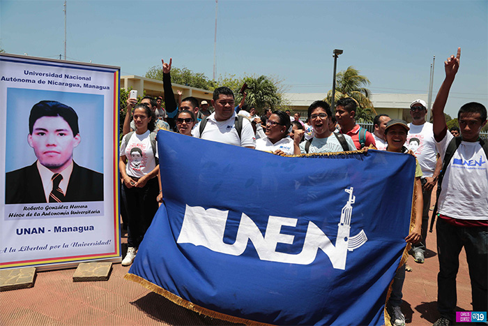 Comunidad universitaria conmemora gesta del 20 de abril
