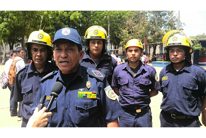 Bomberos impulsan en colegios plan de acción para reducir incendios 