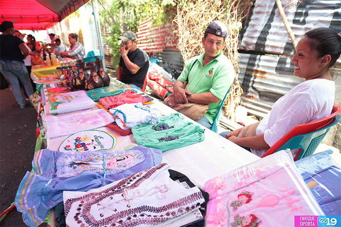 Celebran feria para promover iniciativas empresariales comunitarias