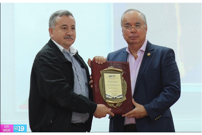 Doctor Enrique Lau diserta en Nicaragua sobre innovación, cambio y desarrollo educativo