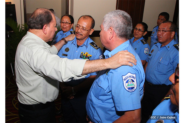 Daniel y Rosario reciben Plan de Fortalecimiento de la Seguridad Ciudadana 