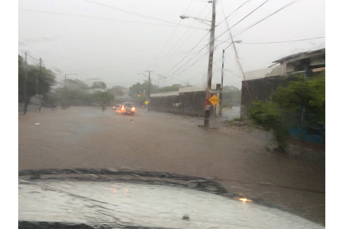 Managua despierta con truenos y lluvia