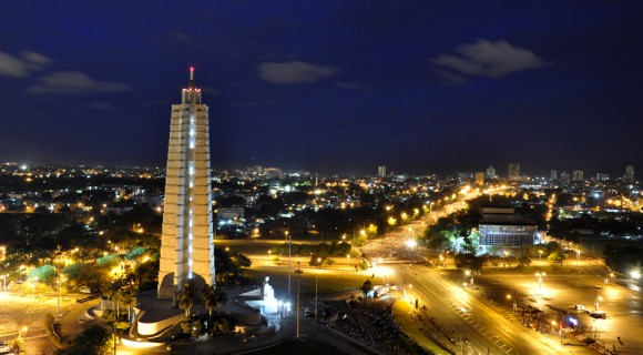 Raúl y Maduro presidieron desfile del Primero de Mayo en La Habana