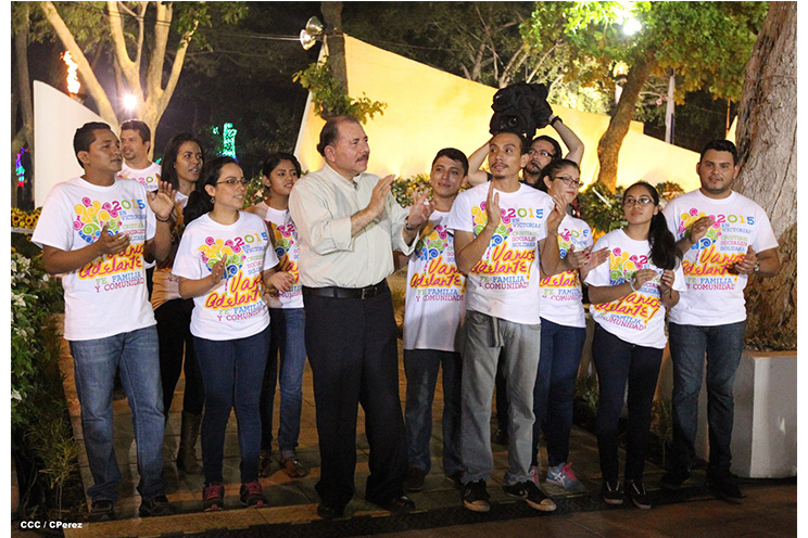 Daniel y Rosario rinden homenaje al Comandante Tomás Borge Martínez