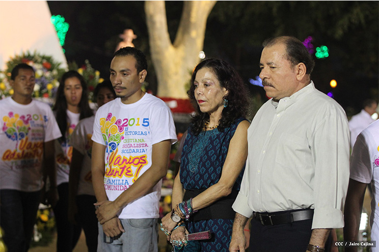 Daniel y Rosario rinden homenaje al Comandante Tomás Borge Martínez