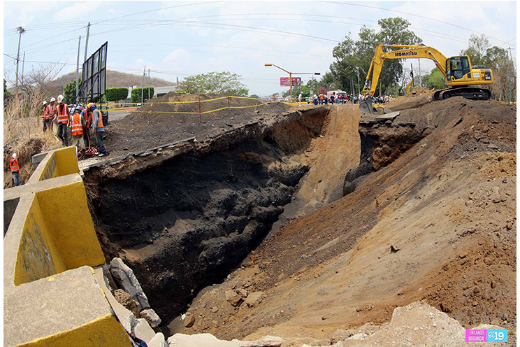 Avanzan obras de drenaje en carretera sur