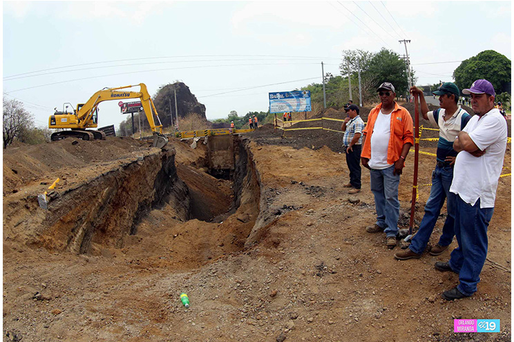 Avanzan obras de drenaje en carretera sur