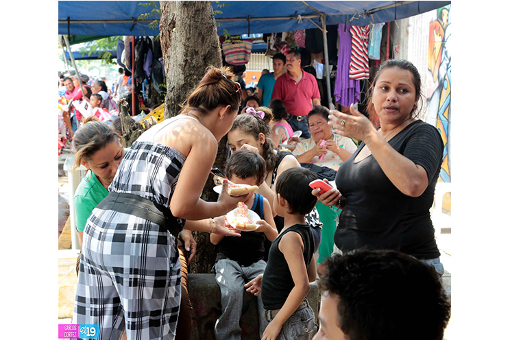 Habitantes de la Colonia Primero de Mayo celebran 43 años de fundación