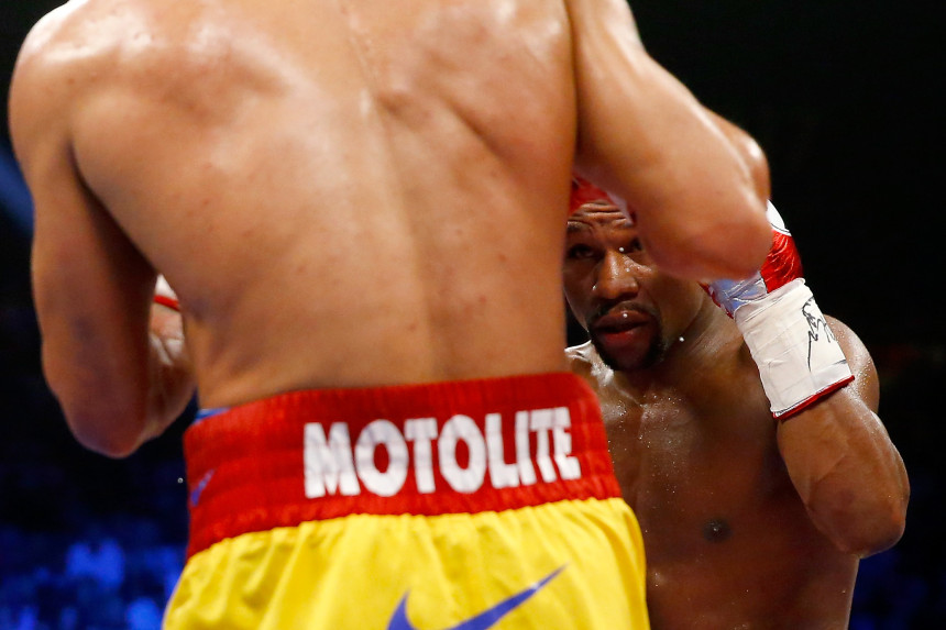 Mayweather derrota a Pacquiao por decisión unánime en la 'Pelea del Siglo'