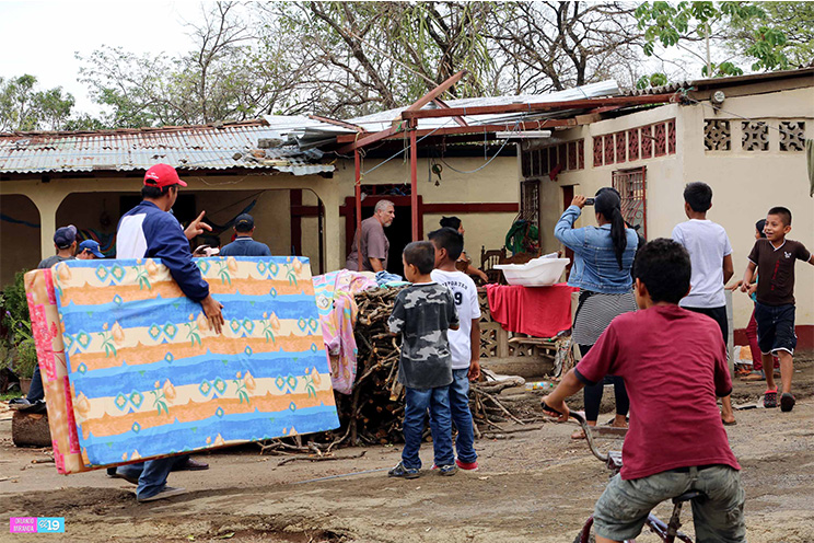 Familias de Las Flores afectadas por lluvias reciben materiales para reconstruir sus hogares