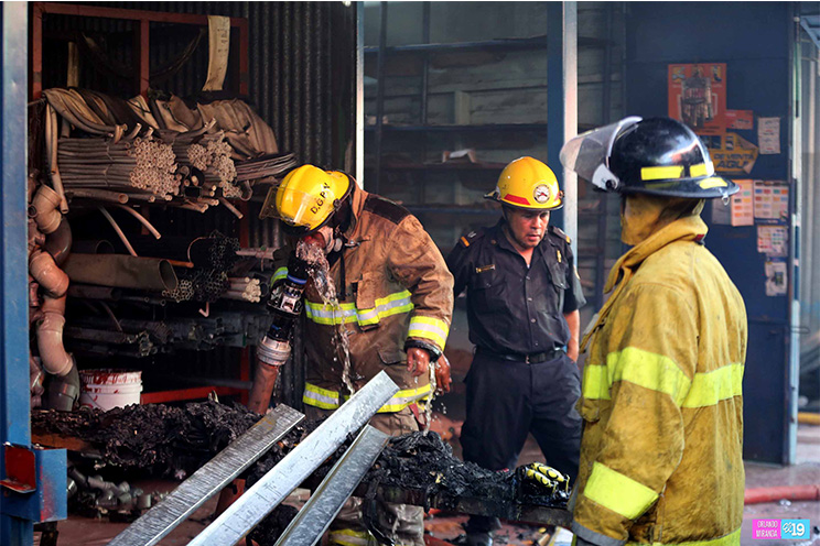 Sofocado incendio en el Huembes