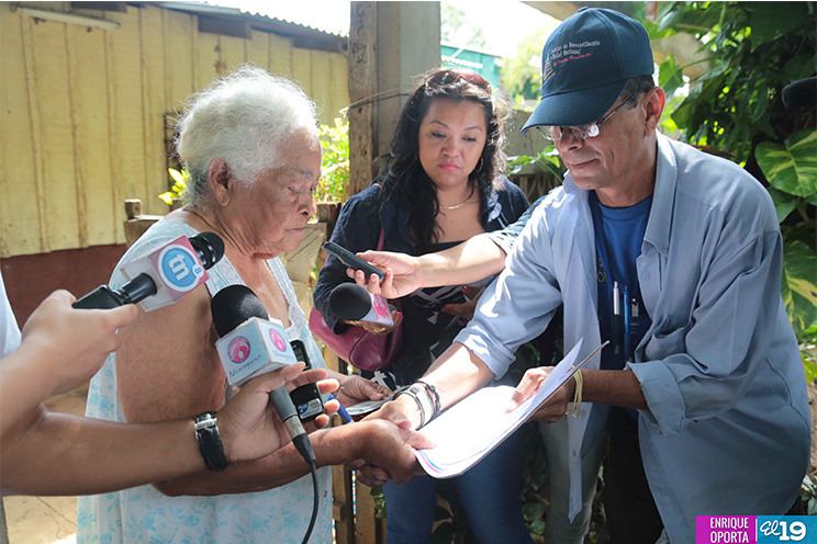 Continúa entrega de títulos de propiedad en barrios de Managua